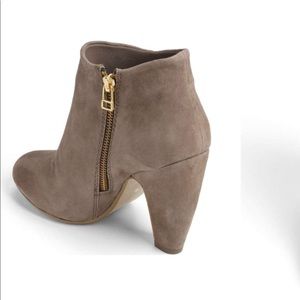 Steve Madden booties ((Panelope))